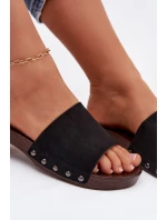 Dámské pantofle s nýty na nízkém podpatku Černé Amelvessa Dámské pantofle s nýty na nízkém podpatku Černé Amelvessa