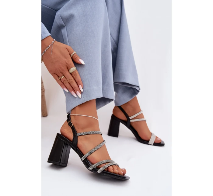 Černé dámské sandály na podpatku s pásky a model 22027990 - Boto