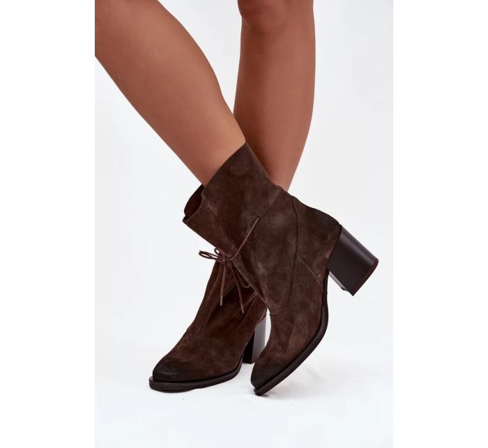 Kožené semišové dámské kotníkové boty na podpatku model 21744772 čokoládové - Zazoo
