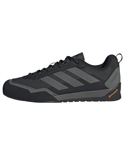 Boty Terrex Solo model 22060014 - ADIDAS Boty Terrex Solo model 22060014 - ADIDAS