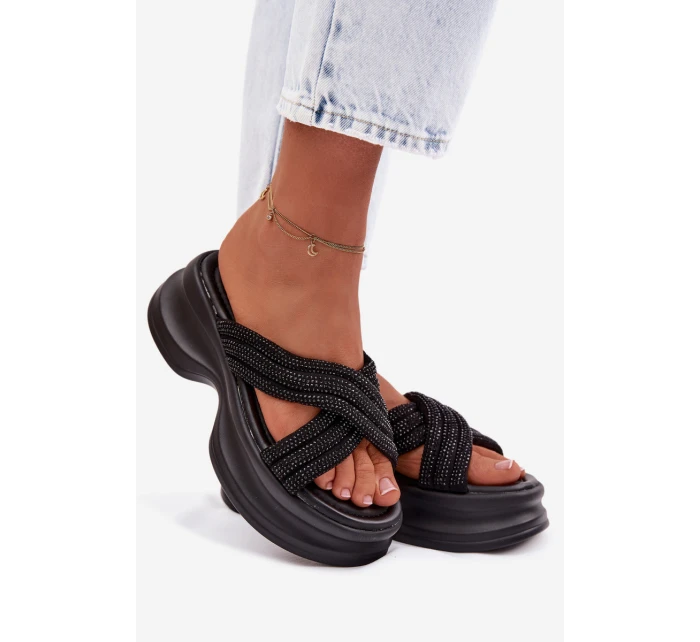 dámské pantofle na platformě s pásky Černé model 22037707 - Boto