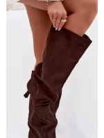 Kozačky s širokým horním lemem a rýhami na podpatku Harela