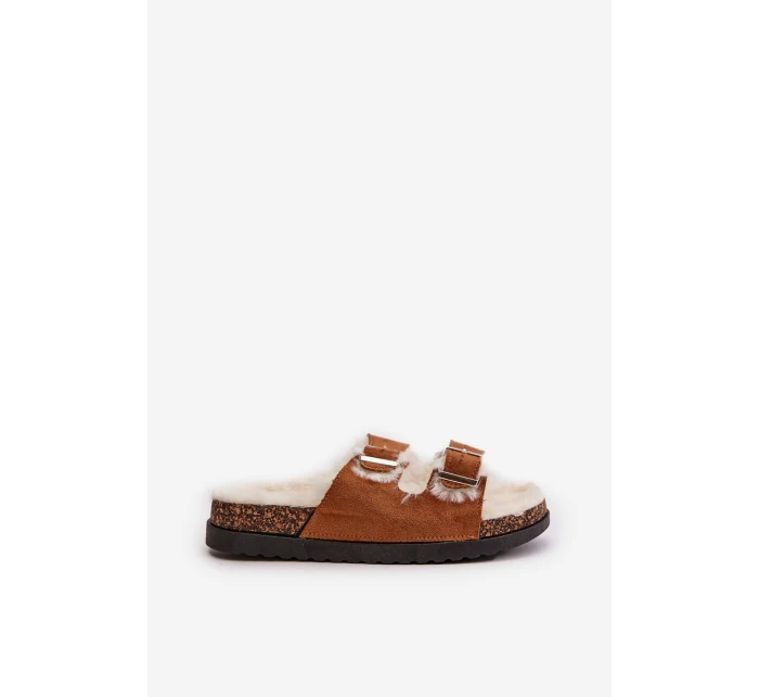 Dámské Pantofle S Přezkami A Kožíškem Camel model 21670224 - Boto Dámské Pantofle S Přezkami A Kožíškem Camel model 21670224 - Boto