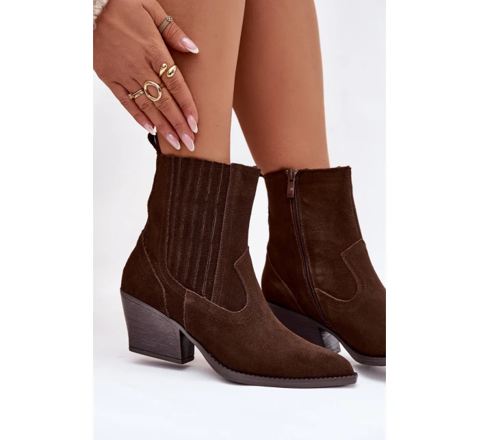 Semišové dámské boty kovbojky na podpatku zateplené čokoládové Dylira Semišové dámské boty kovbojky na podpatku zateplené čokoládové Dylira