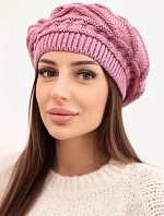 Dámska zimná čiapka z voľného úpletu s ozdobným vzorom K378 fialová