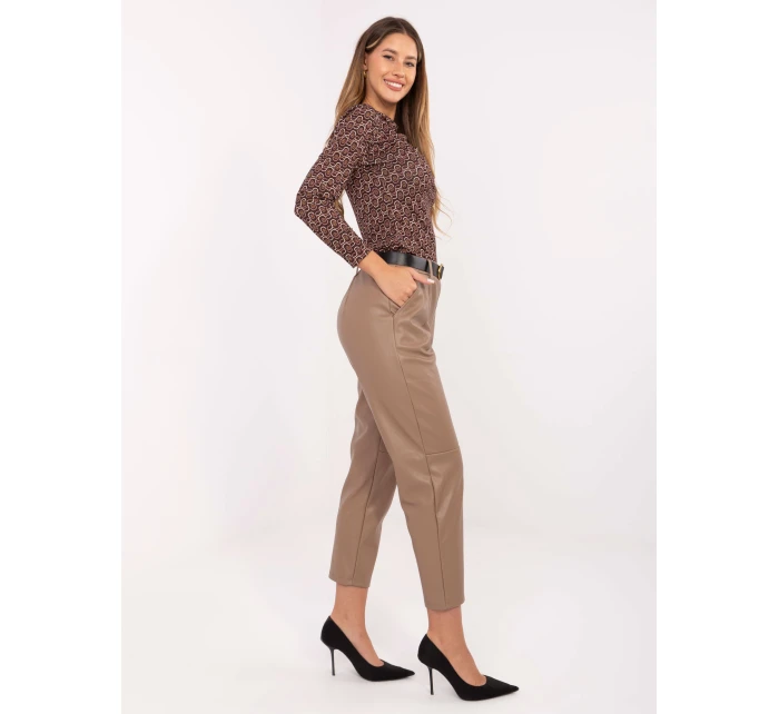 Spodnie IT SP model 21441236 ciemny bezowy - FPrice