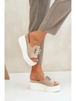 Klapki Na Platformie I Koturnie Z Ozdobą Beżowe Tanonea