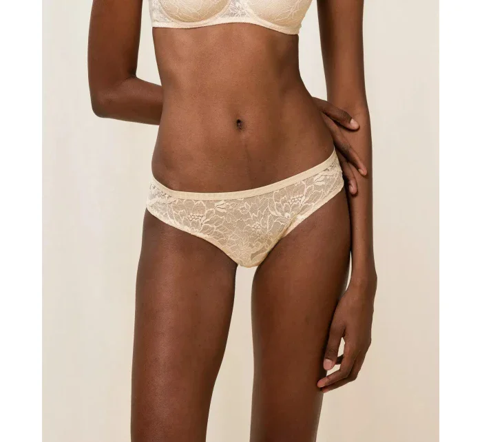 Dámske nohavičky Amourette Charm Brazilian01 krémové - TRIUMPH Dámske nohavičky Amourette Charm Brazilian01 krémové - TRIUMPH