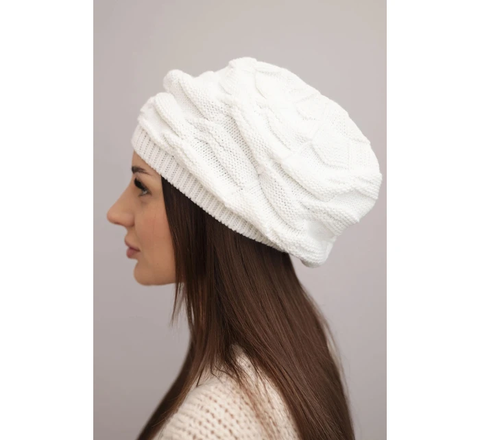 Dámská zimní čepice z vlny s ozdobným pletením a  bílá model 21878093 - K-Fashion