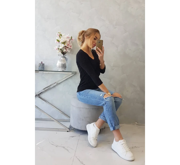 Blúzka s výstrihom do V čierna