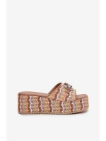 Klapki Damskie Na Koturnie Z Plecionką I Ozdobą Multikolor Isolene Klapki Damskie Na Koturnie Z Plecionką I Ozdobą Multikolor Isolene