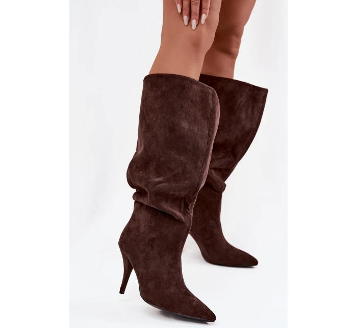 Wsuwane Kozaki Damskie Na Szpilce Z Eko Zamszu Czekoladowe Noretta