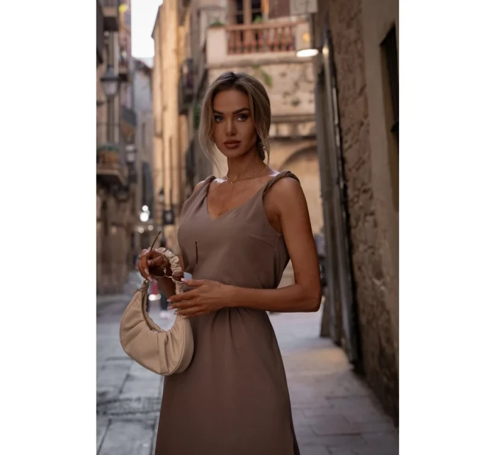 M791 Maxi šaty s hlbokým výstrihom do V - kakaové