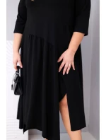 Dámske bavlnené šaty s asymetrickým lemom v čiernej farbe