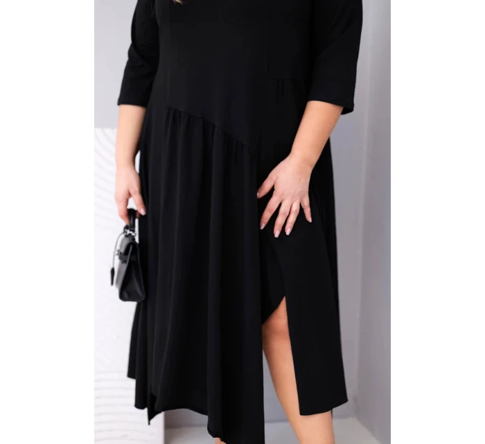 Dámske bavlnené šaty s asymetrickým lemom v čiernej farbe