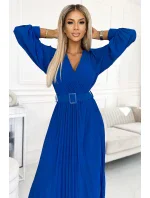 KLARA Dámské plisované šaty v chrpové barvě s výstřihem a opaskem model 18399723 - numoco basic KLARA Dámské plisované šaty v chrpové barvě s výstřihem a opaskem model 18399723 - numoco basic