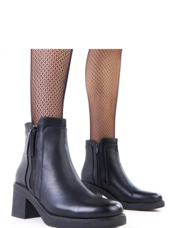 Topánky na podpätku model 218812 Solea