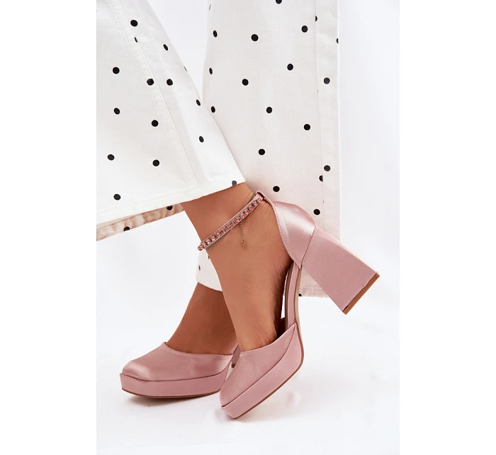 Sandále na podpätku model 226915 Vykročte štýlovo