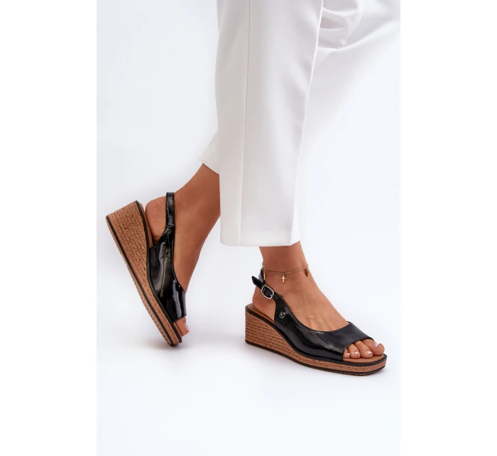 Dámské lakované sandály na platformě model 21657324 Černé - SERGIO LEONE