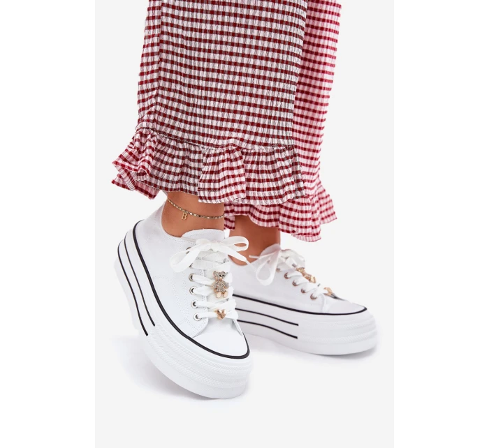 Trampki Damskie Na Platformie Ze Złotymi Przypinkami Białe Fiorina Trampki Damskie Na Platformie Ze Złotymi Przypinkami Białe Fiorina