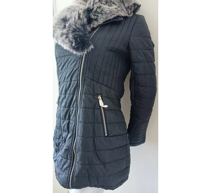 Dámska zimná bunda s kožušinou LD-5520 čierna - Goodlooking