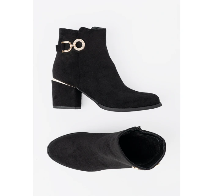 Jedinečné čierne dámske členkové topánky na širokom podpätku Jedinečné čierne dámske členkové topánky na širokom podpätku