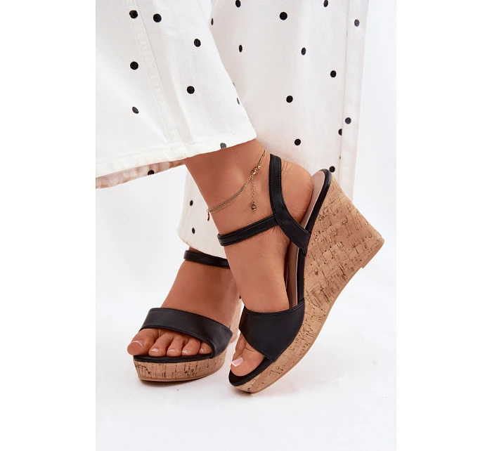 Sandále na podpätku model 226913 Vykročte štýlovo