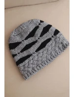 Dámska zimná čiapka z vlny v hrubom úplete a pruhoch K465 sivá + čierna Dámska zimná čiapka z vlny v hrubom úplete a pruhoch K465 sivá + čierna