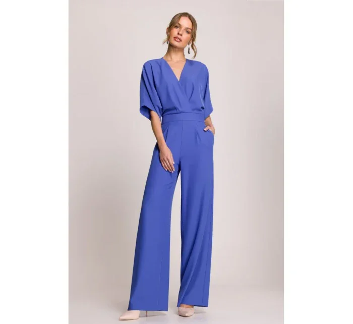 Kombinéza s širokými nohavicemi a výstřihem modrá model 20966133 - STYLOVE Kombinéza s širokými nohavicemi a výstřihem modrá model 20966133 - STYLOVE