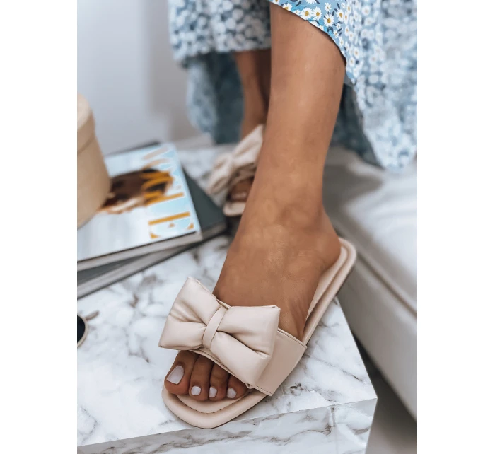 Dámské žabky beige Dstreet model 21964584 - FashionStreet