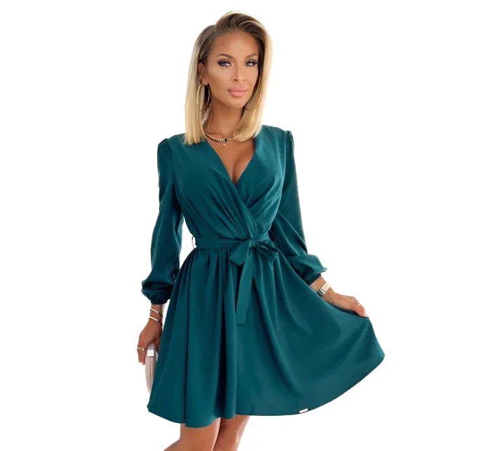 dámské šaty v lahvově zelené barvě s dekoltem model 17603805 - numoco