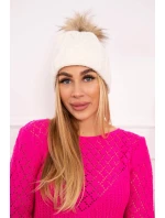 Fleecová kostkovaná čepice model 18750203 ecru - K-Fashion Fleecová kostkovaná čepice model 18750203 ecru - K-Fashion