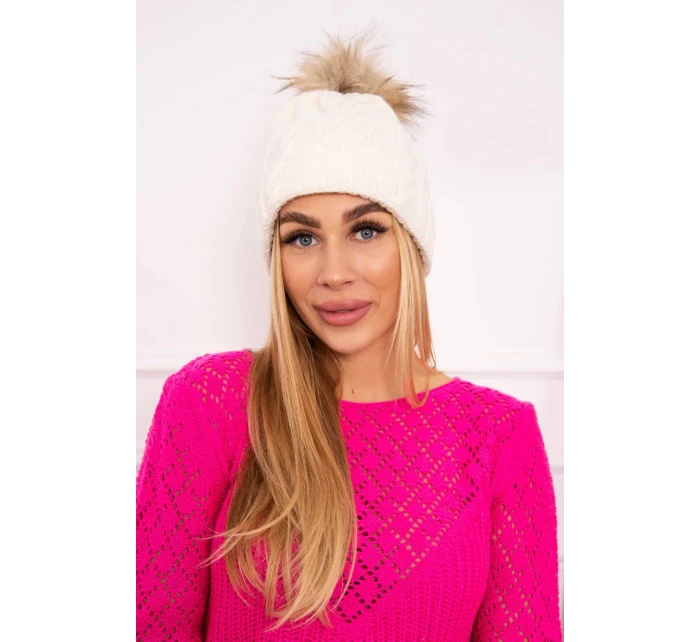 Fleecová kostkovaná čepice model 18750203 ecru - K-Fashion Fleecová kostkovaná čepice model 18750203 ecru - K-Fashion