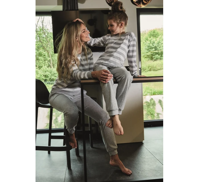 Dívčí pyžamo Young Girl model 18838207 Molly dł/r 134164 - Cornette Dívčí pyžamo Young Girl model 18838207 Molly dł/r 134164 - Cornette