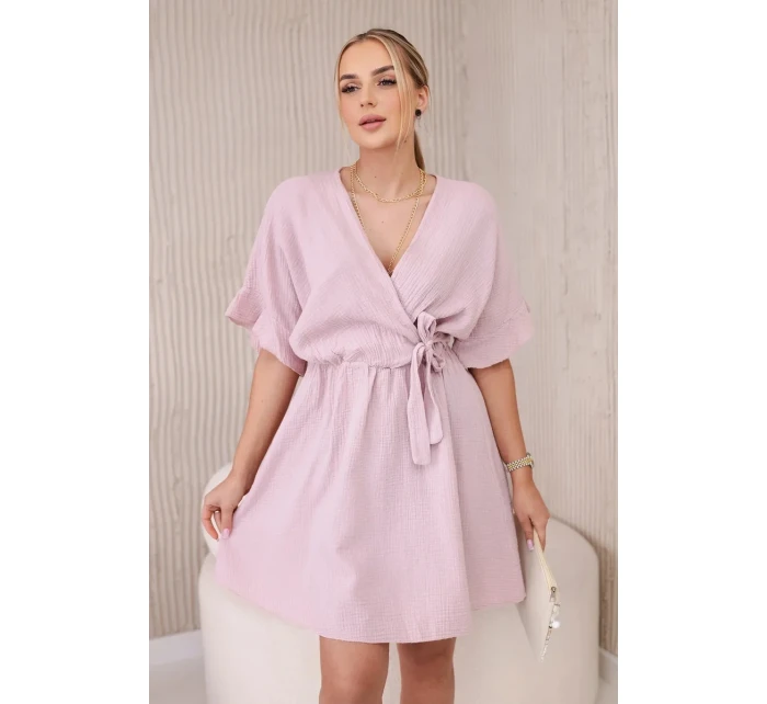 Mušelínové šaty s pásom tmavoružové