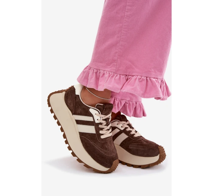 Semišové tenisky na masivní platformě model 22031726 Čokoládové - D&A