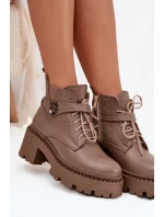 Kožené dámské kotníkové boty na klínu s ozdobným páskem zateplené model 21710528 tmavě béžové - Zazoo