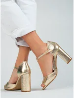Módne zlaté dámske sandále na širokom podpätku Módne zlaté dámske sandále na širokom podpätku