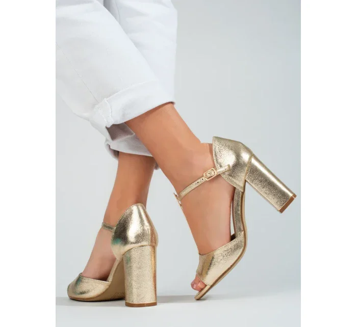 Módne zlaté dámske sandále na širokom podpätku Módne zlaté dámske sandále na širokom podpätku