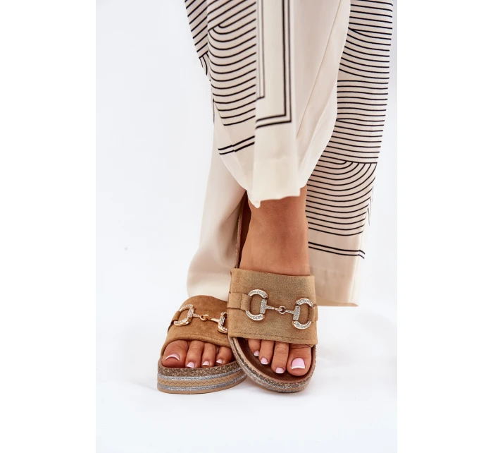 Klapki Damskie Na Platformie Ze Złotą Ozdobą I Brokatem Camel Morisela