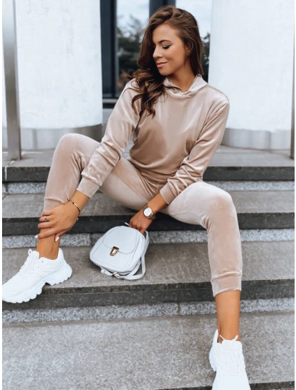 Dámsky béžový velúrový set SO COMFY FashionStreet AY0883 Dámsky béžový velúrový set SO COMFY FashionStreet AY0883