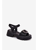 Kožené dámské sandály na platformě s přezkou model 22126033 Černé - VINCEZA