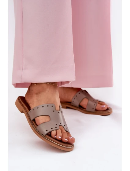 model 21694260 Dámské sandály s ozdobnými výřezy tmavě béžové - Zazoo model 21694260 Dámské sandály s ozdobnými výřezy tmavě béžové - Zazoo