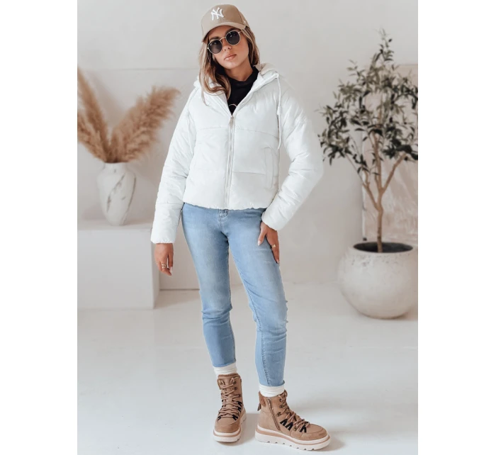 Dámska krátka páperová bunda GLAMVO s kapucňou biela FashionStreet TY4952