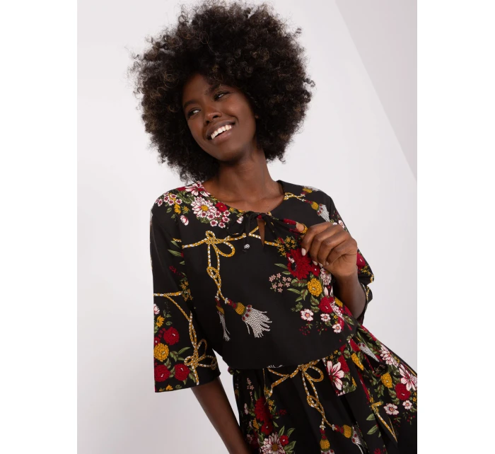 Sukienka LK SK model 18729779 czarno czerwony - FPrice Sukienka LK SK model 18729779 czarno czerwony - FPrice