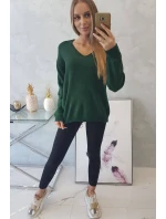 Sveter s výstrihom do V tmavo zelený