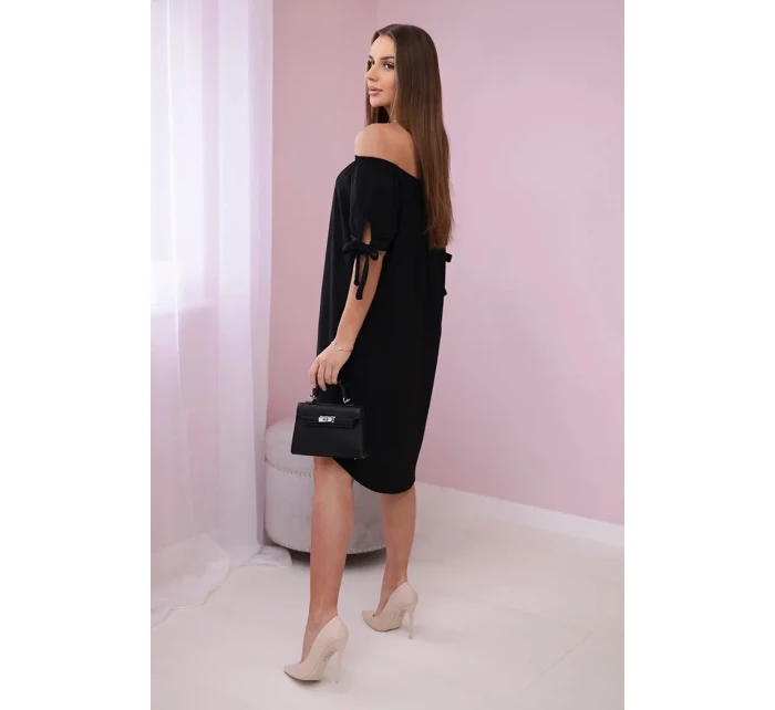 Šaty viazané na rukávy čierne Šaty viazané na rukávy čierne