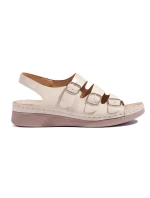 Praktické hnedé dámske sandále na klin