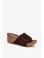 Kožené semišové dámské pantofle na platformě s ozdobným květinou Zazoo 40312 Hnědé