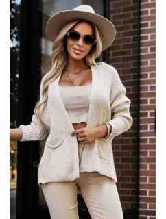 630-1 Teplý sveter s vreckami a rebrovanými manžetami - béžový